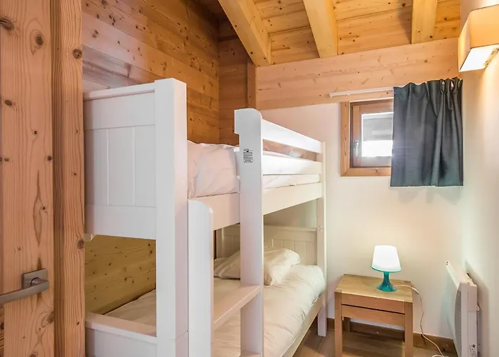 Duplex De Charme 4 Avec Wifi Et Parking A Moriond - Fr-1-563-4 * Courchevel