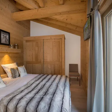 Duplex De Charme 4 Avec Wifi Et Parking A Moriond - Fr-1-563-4 Lägenhet Courchevel